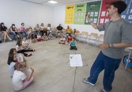 Jornada de puertas abiertas para padres celebrada este jueves en el colegio Alba Plata de Cáceres.