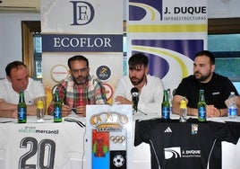 Carlos Baños, en su presentación como entrenador de la UP Plasencia.