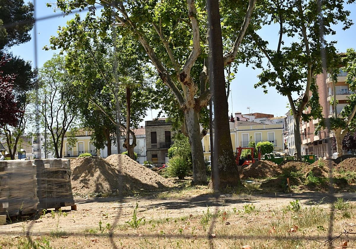Material de obra en el interior del López de Ayala.