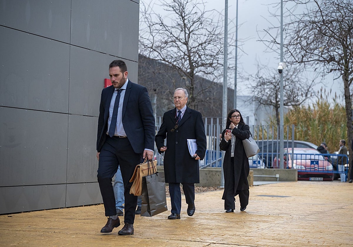 MIguel Bernard, secretario general de Manos Limpias, en el juzgado de Badajoz.