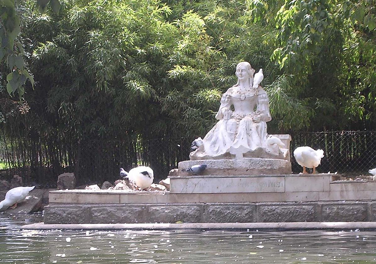 Escultura de Carolina Coronado en el parque de Castelar.