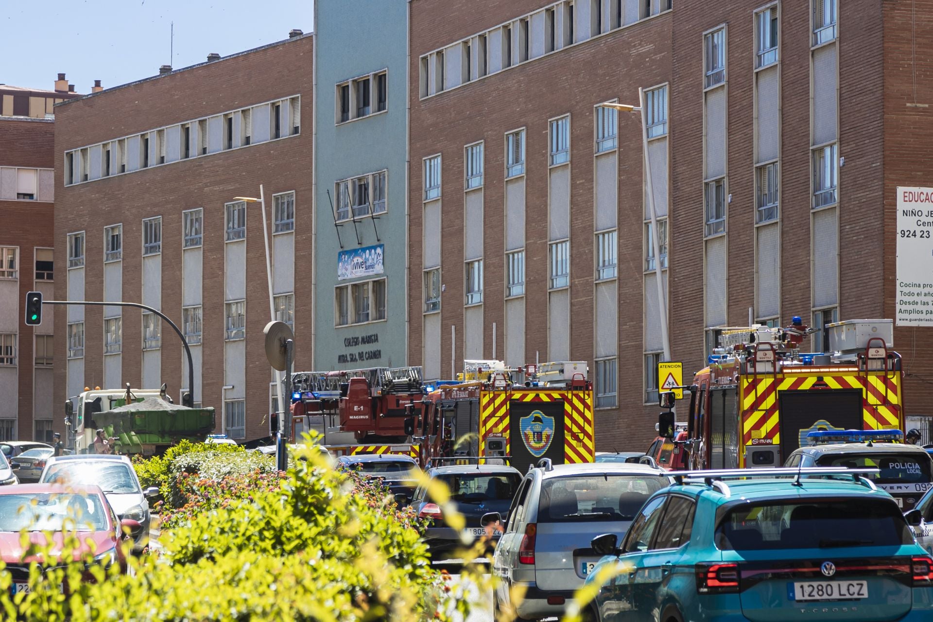 Fotos | Incendio en el laboratorio de los Maristas de Badajoz
