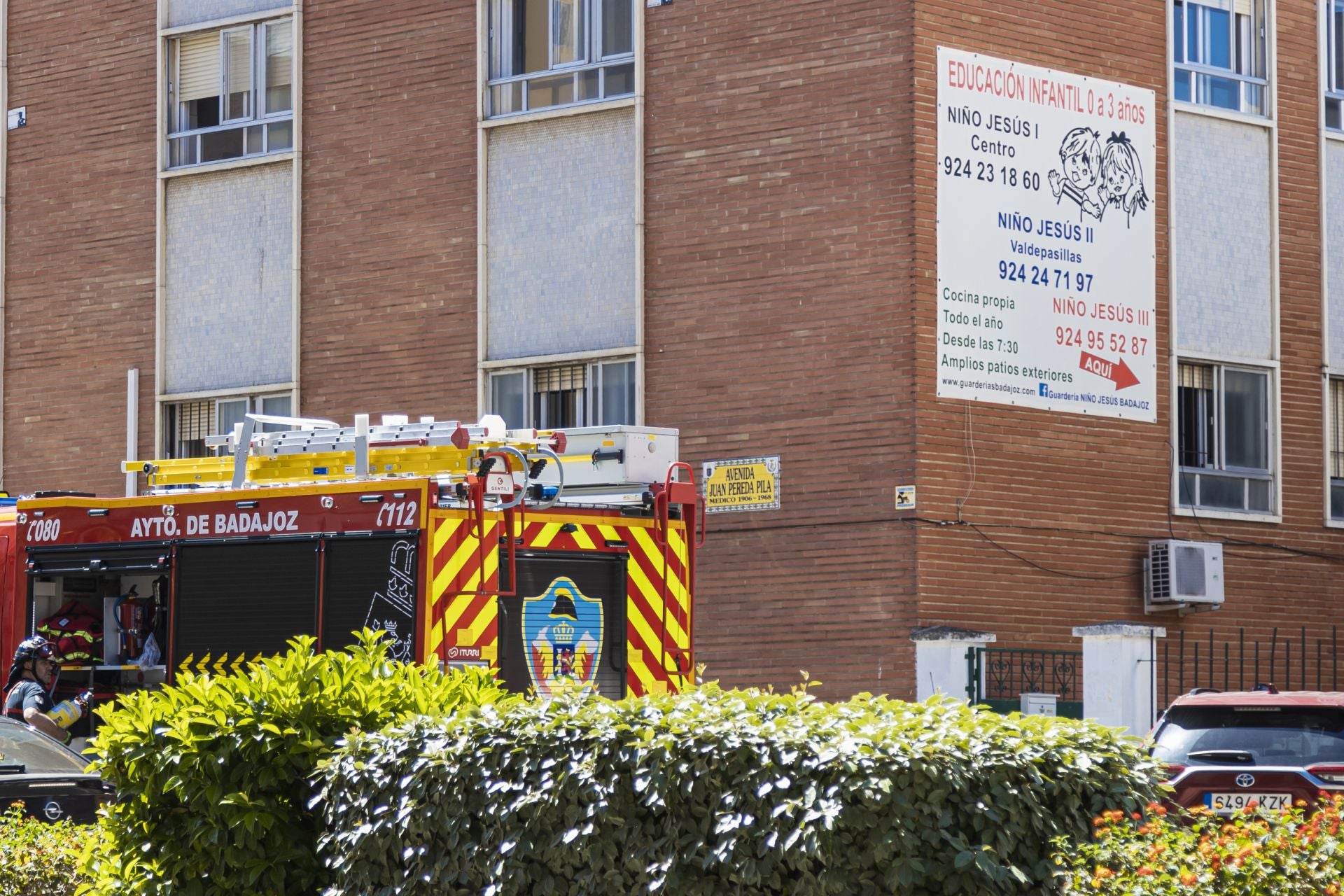 Fotos | Incendio en el laboratorio de los Maristas de Badajoz