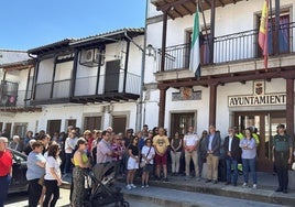 Conmoción en Aldeanueva del Camino por el crimen machista: «Estamos rotos de dolor»