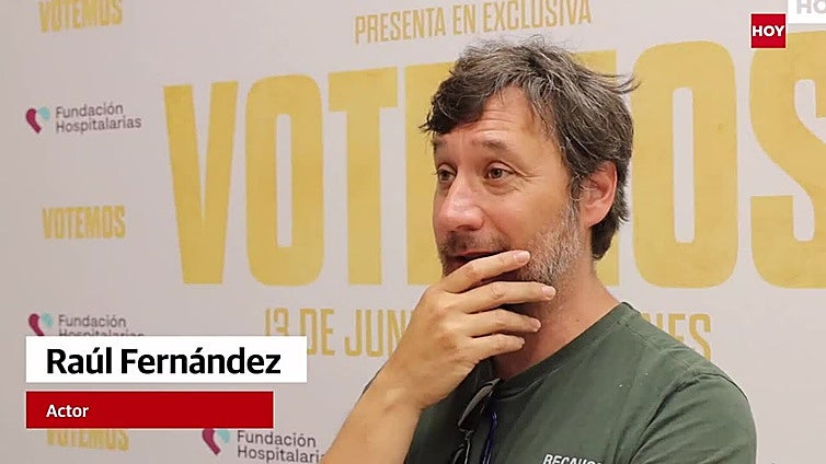 El director placentino Santiago Requejo presenta en Badajoz su película 'Votemos'