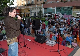 Una actuación en la plaza de la Molineta en una imagen de archivo.