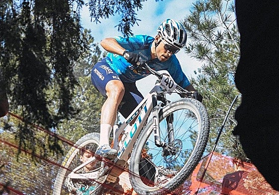 Luca Pérez durante su actuación en las Green Series del País Vasco.