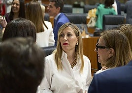 La presidenta de la Junta de Extremadura, María Guardiola, durante el pleno celebrado este jueves.