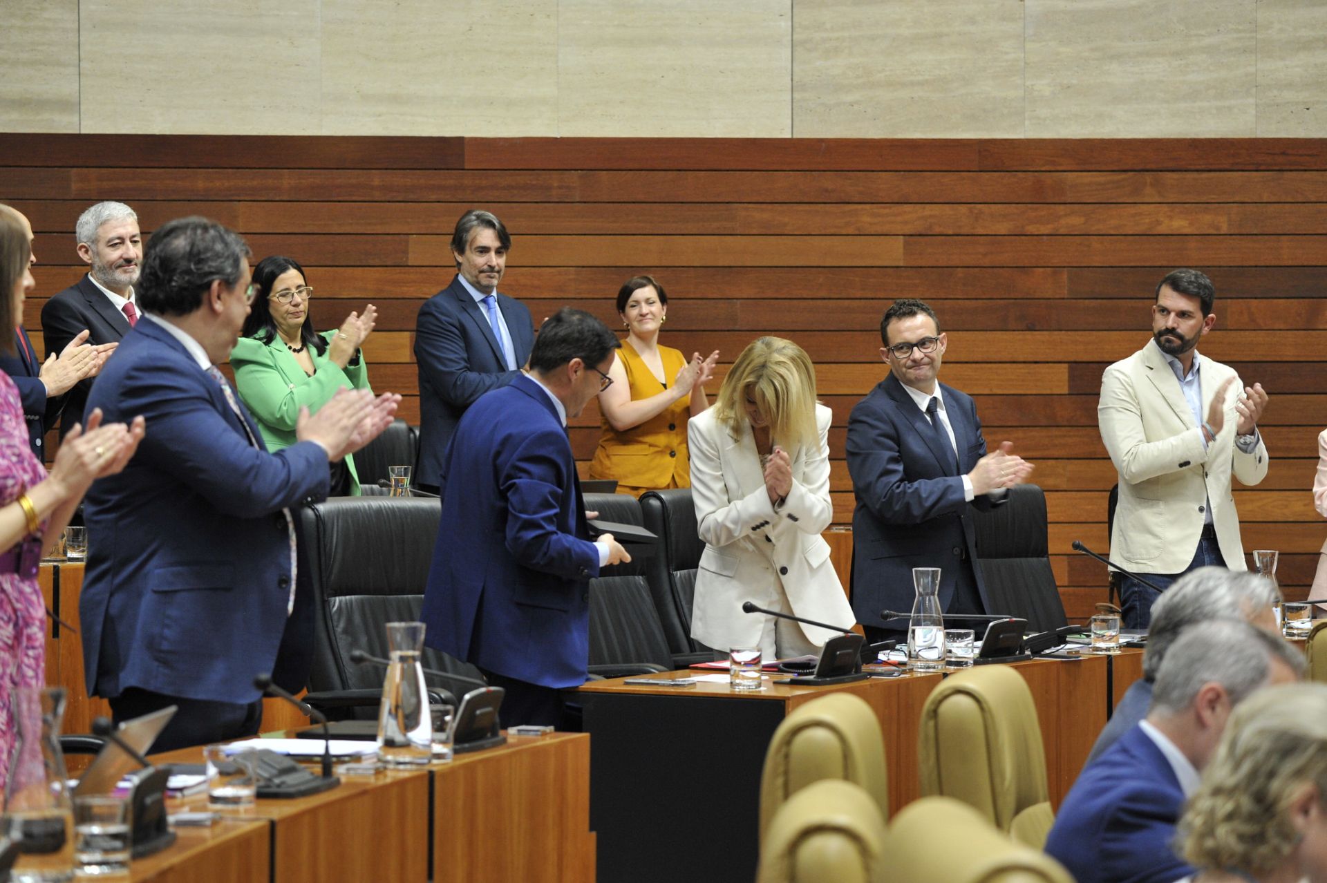 Así ha sido la llegada de Miguel Ángel Gallardo a su primer Pleno en la Asamblea de Extremadura