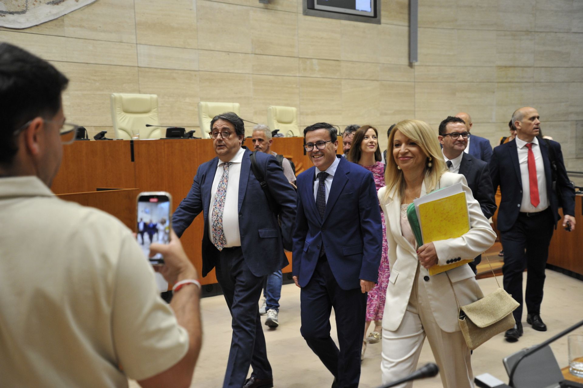 Así ha sido la llegada de Miguel Ángel Gallardo a su primer Pleno en la Asamblea de Extremadura