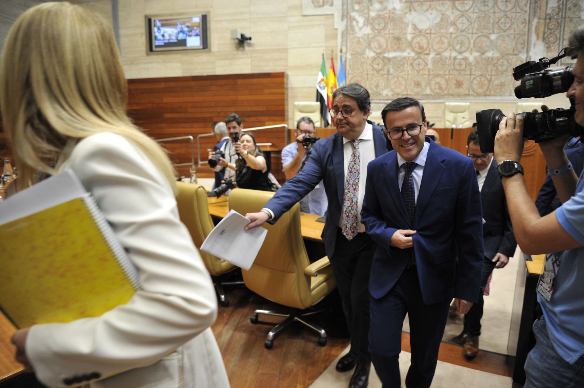Así ha sido la llegada de Miguel Ángel Gallardo a su primer Pleno en la Asamblea de Extremadura