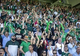 La afición volverá a ser clave para el Cacereño en la vuelta ante el Estepona.