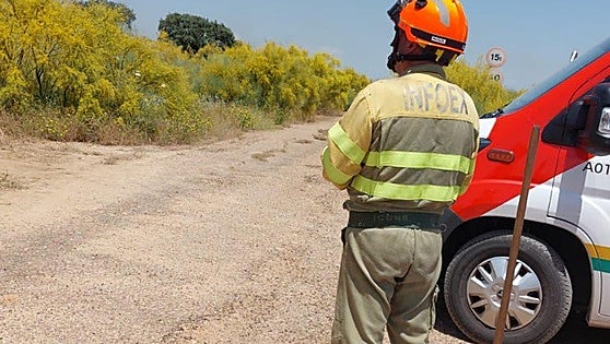 El Infoex desactiva el nivel 1 de peligrosidad en un incendio forestal en Madrigalejo