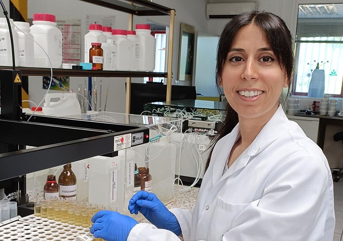 Berrocoso en el laboratorio de Cetarsa, en Talayuela.