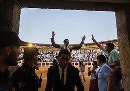 Fotos | Así ha sido el festejo de Morante y Roca Rey en la Feria de San Fernando de Cáceres
