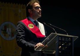 Fotos | El ministro extremeño Carlos Cuerpo ejerce de padrino en la UEx