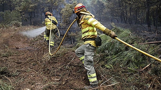 La época de riesgo alto de incendios en Extremadura comienza pendiente de las olas de calor