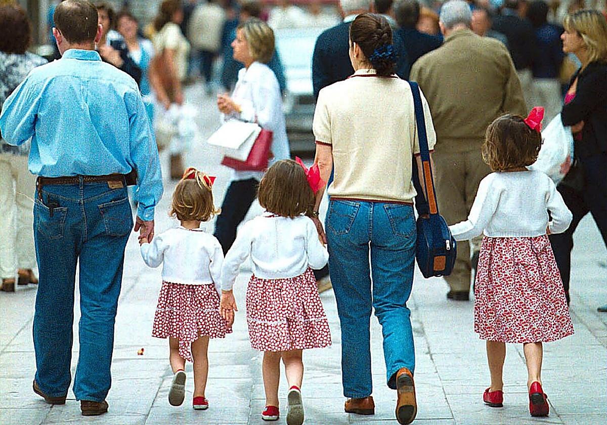 Tanto las madres como los padres tienen el derecho a cobrar ese complemento.