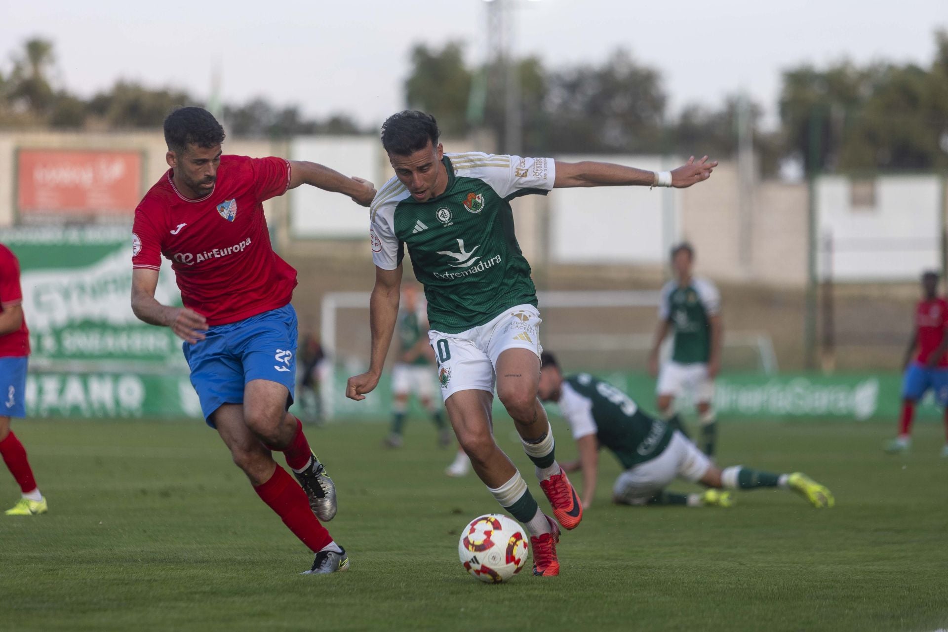 Fotos | El Cacereño estalla en júbilo con su ascenso a Primera RFEF