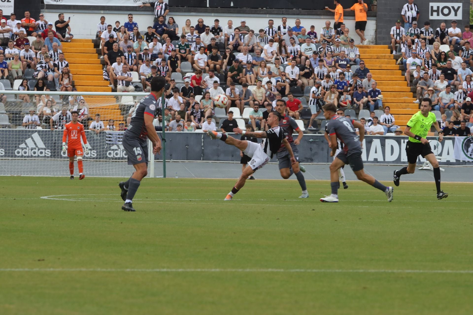 Fotos | Así se ha vivido el Badajoz 1-0 Llerenense