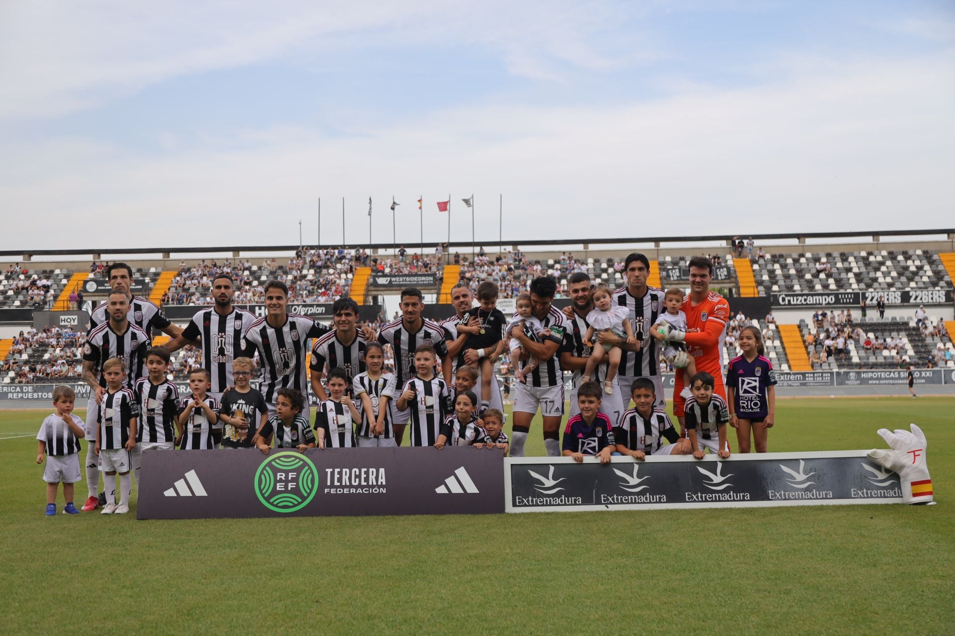 Fotos | Así se ha vivido el Badajoz 1-0 Llerenense