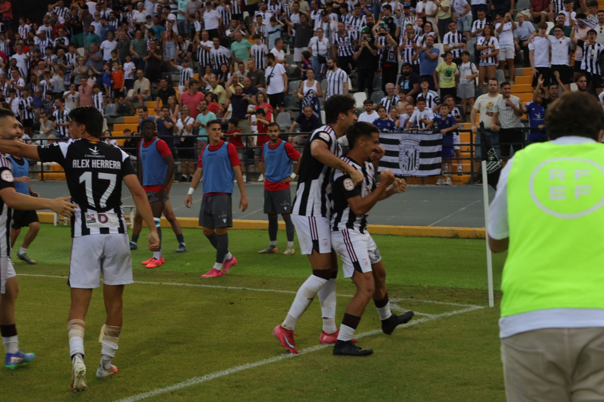 Fotos | Así se ha vivido el Badajoz 1-0 Llerenense