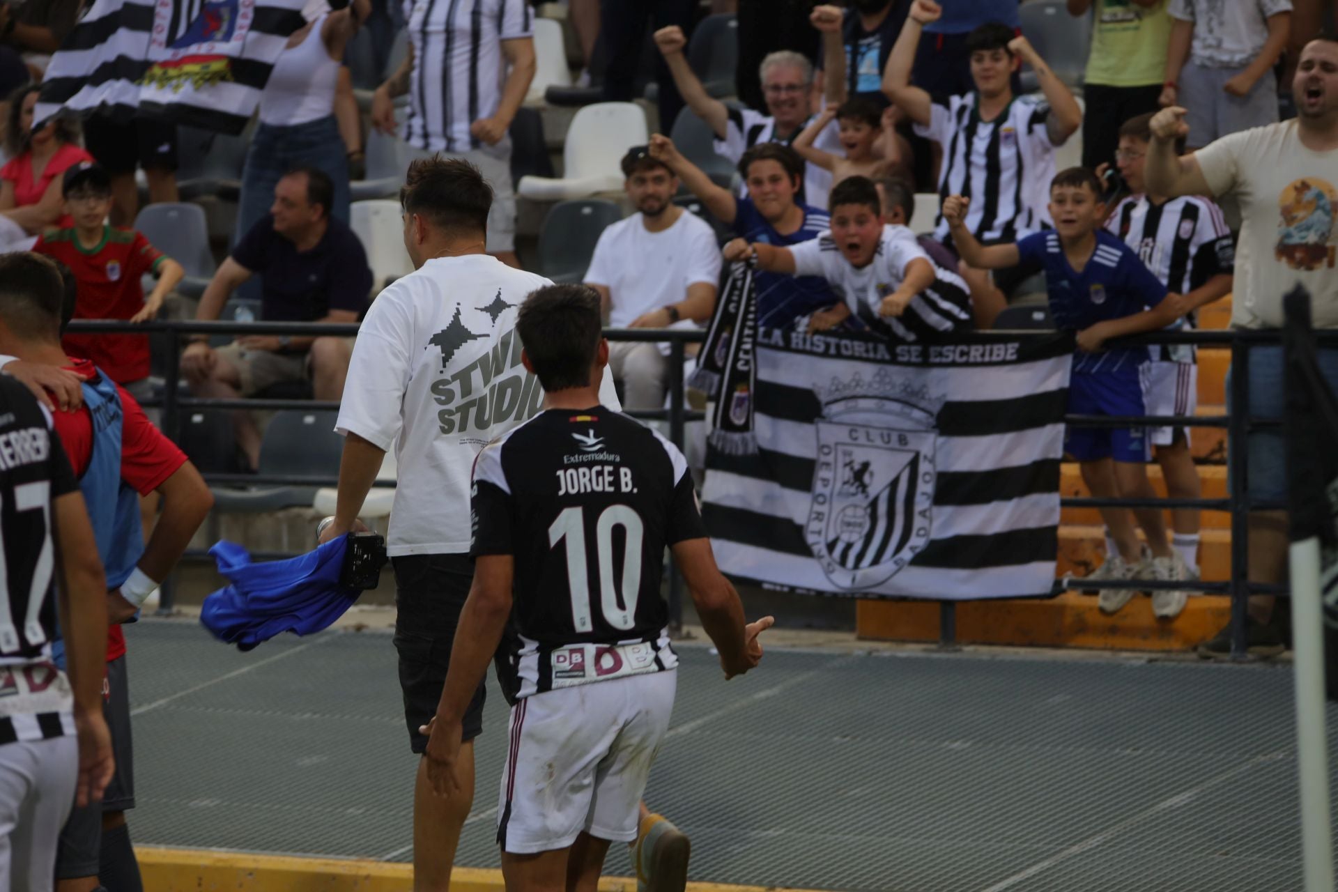 Fotos | Así se ha vivido el Badajoz 1-0 Llerenense