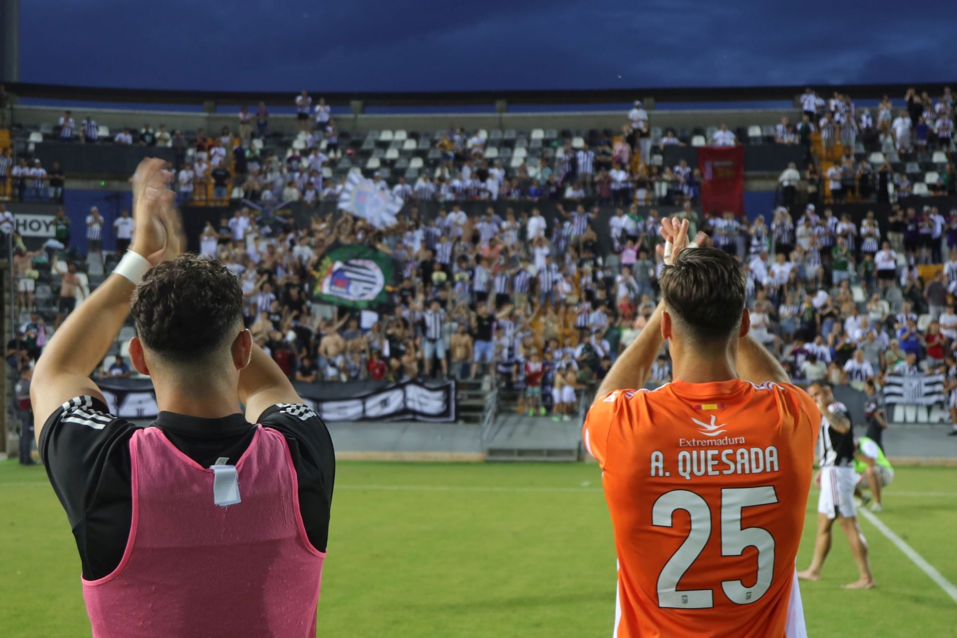 Fotos | Así se ha vivido el Badajoz 1-0 Llerenense