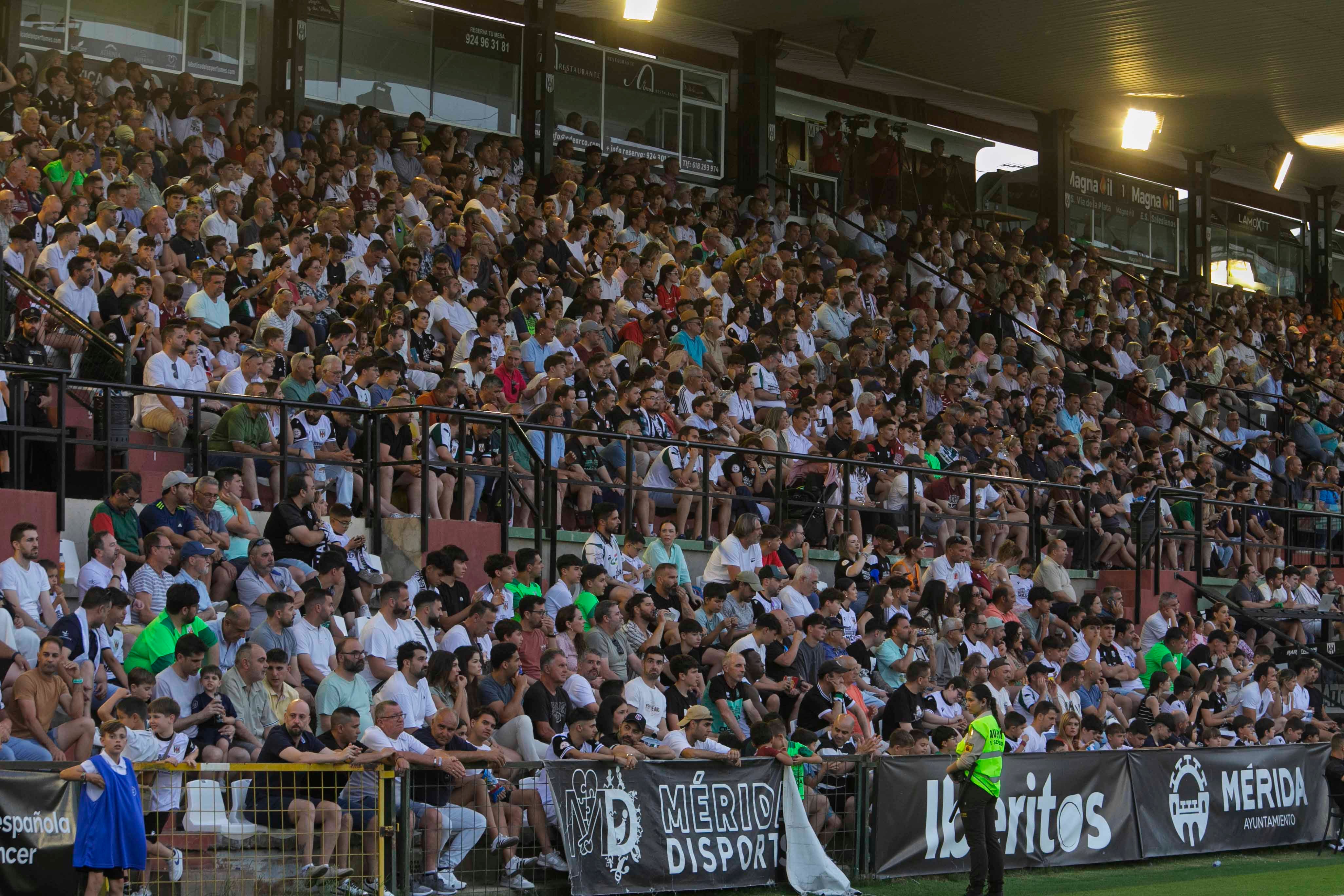 Fotos | Así ha sido el tropiezo del Mérida en casa ante el Sanse