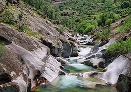 Piscina natural Los Pilones en el Valle del Jerte