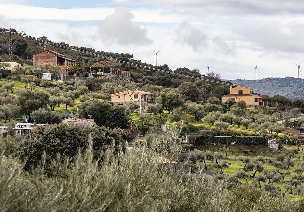 Panorámica de las viviendas en la sierra de Santa Bárbara.