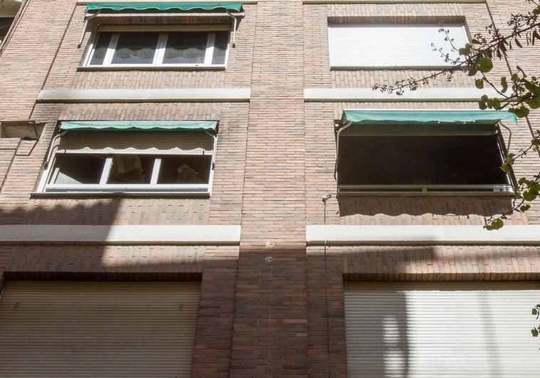 ¿Está obligada la comunidad de vecinos a pagar la obra de una terraza de uso privativo?