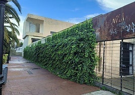 Exteriores del Conservatorio de Almendralejo.