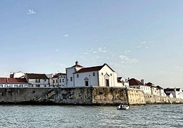 Alcochete, un pueblo blanco frente a Lisboa.