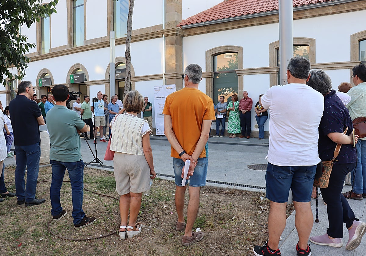 Las plataformas ciudadanas se concentraron hace justo un año en la estación de tren.