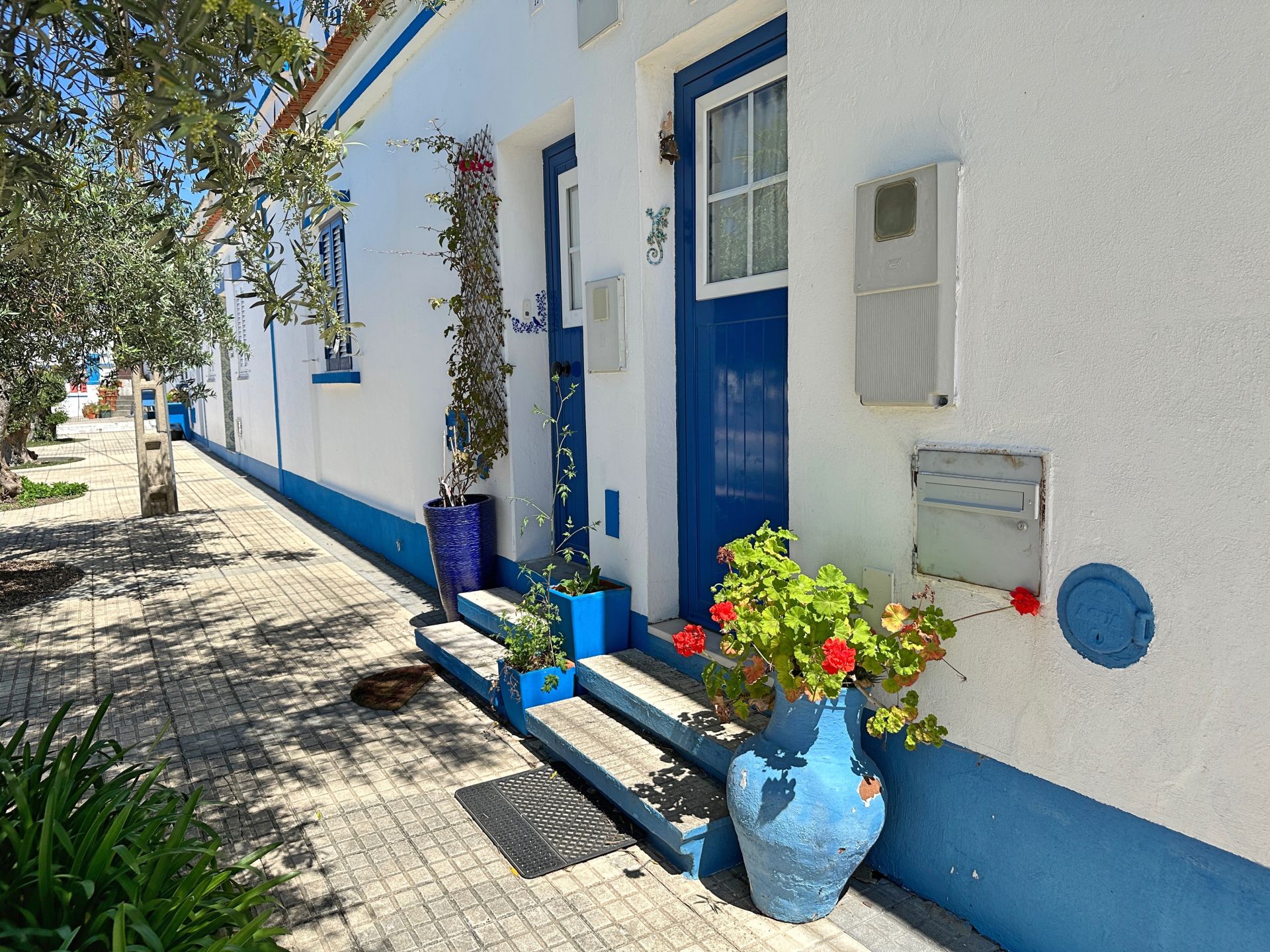 La aldea azul y blanca de Santa Susana, perteneciente al municipio alentejano de Alcácer do Sal.