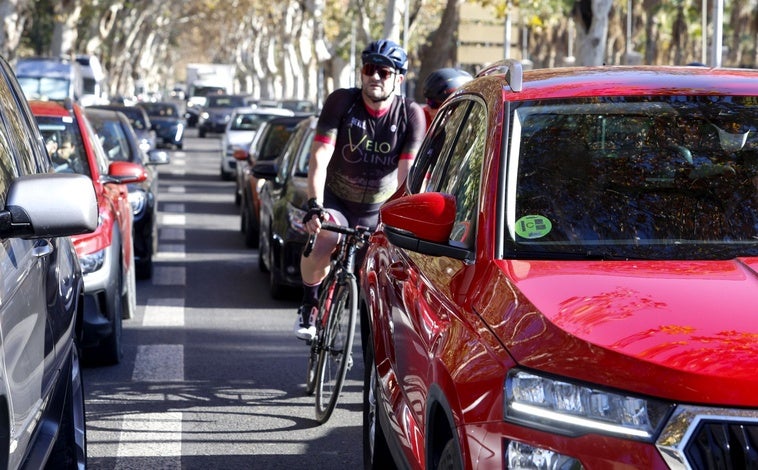 La DGT lanza ayudas de hasta 2.000 euros y puntos extra en el carnet por cumplir estos requisitos