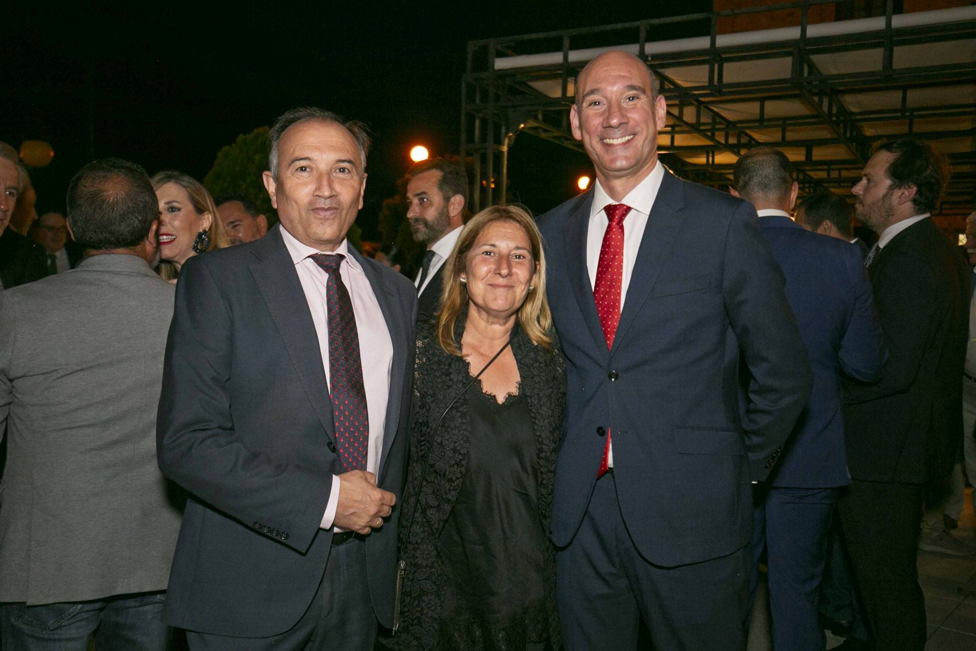 Laureano León, Marta Sánchez y José Ángel Sánchez Juliá.