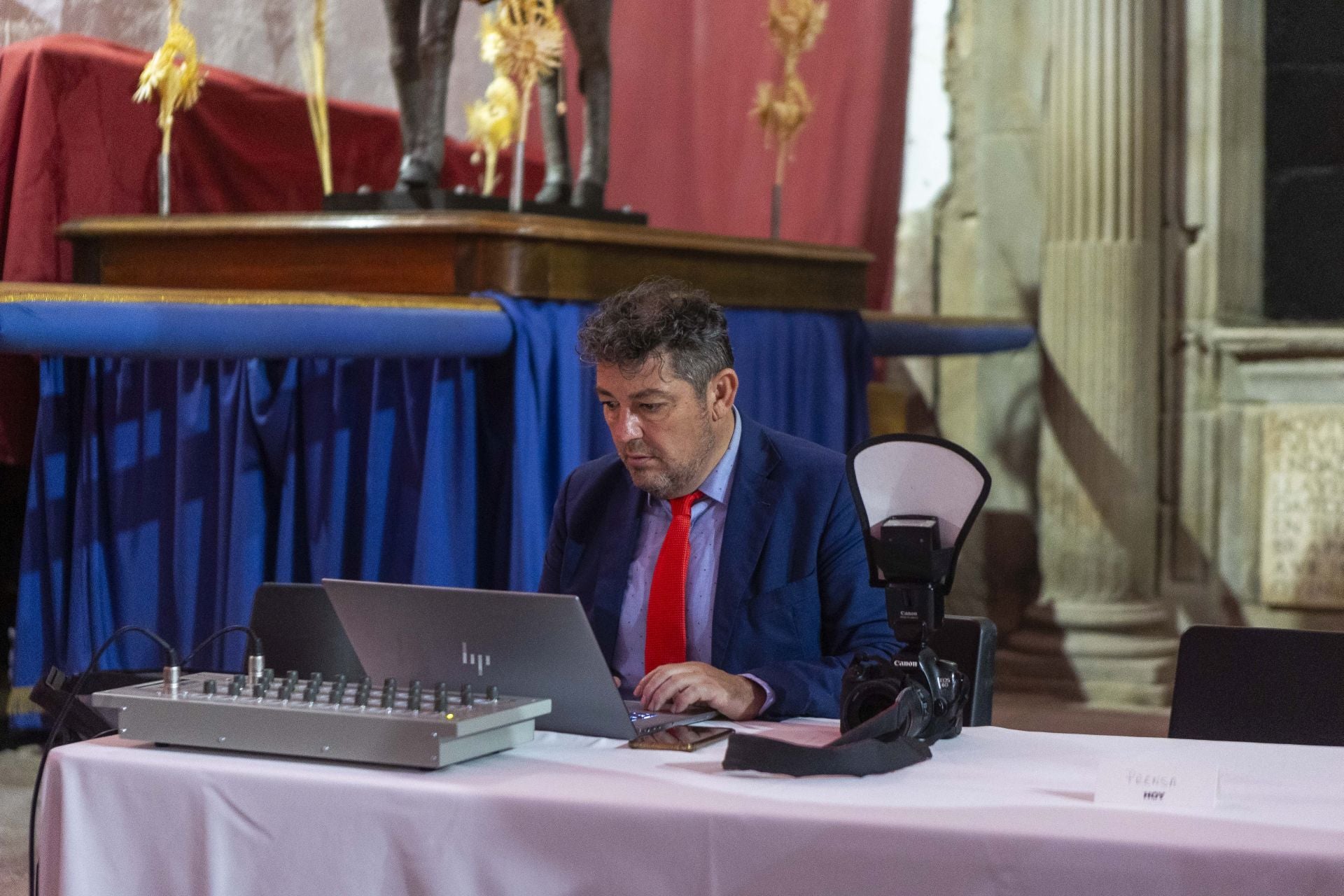 José Manuel Romero, fotógrafo del diario HOY, durante la gala.