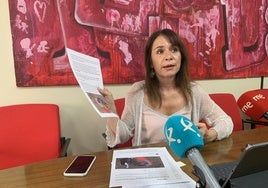 La portavoz socialista, Belén Fernández, en la rueda de prensa de este viernes.