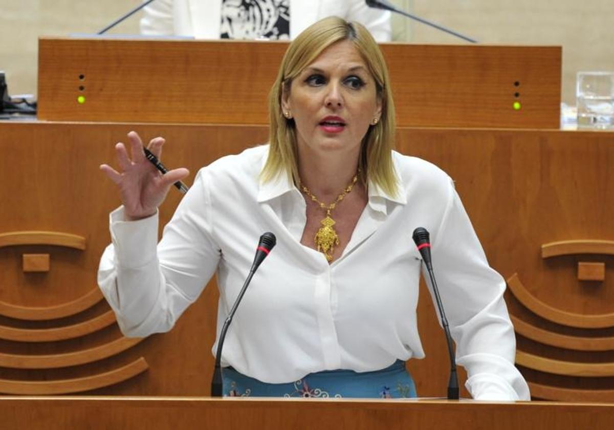 La consejera de Hacienda, Elena Manzano.