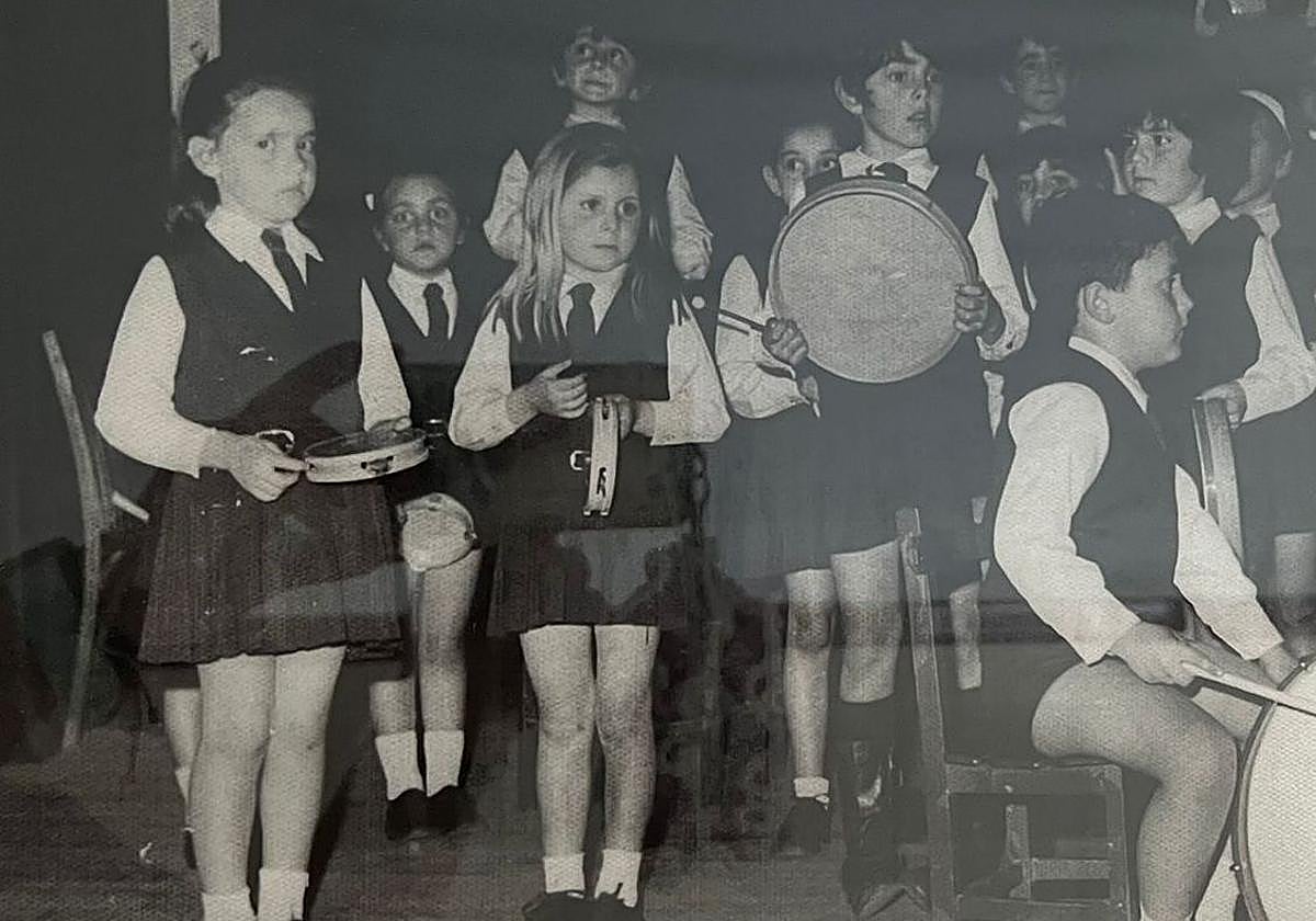 Reencuentro e imágenes históricas de colegio las Carmelitas de Cáceres