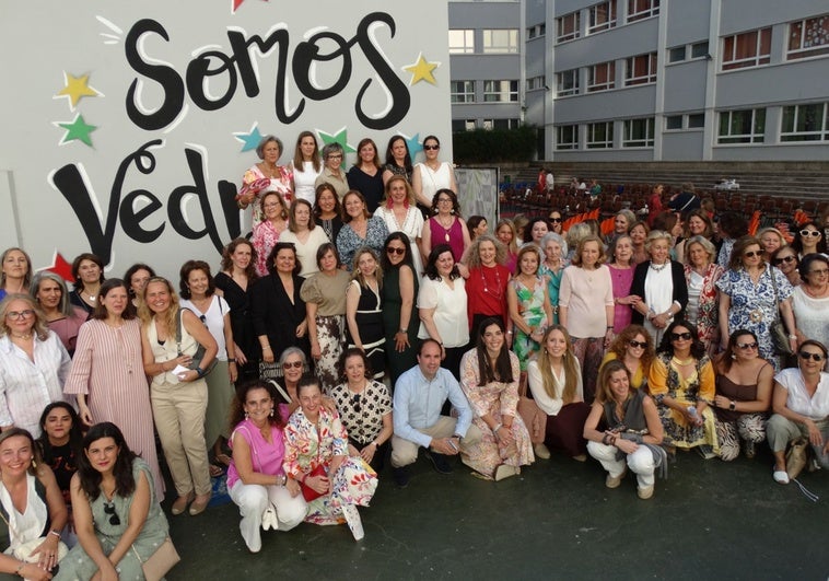 El colegio Carmelitas de Cáceres celebra un reencuentro histórico de alumnos y profesores