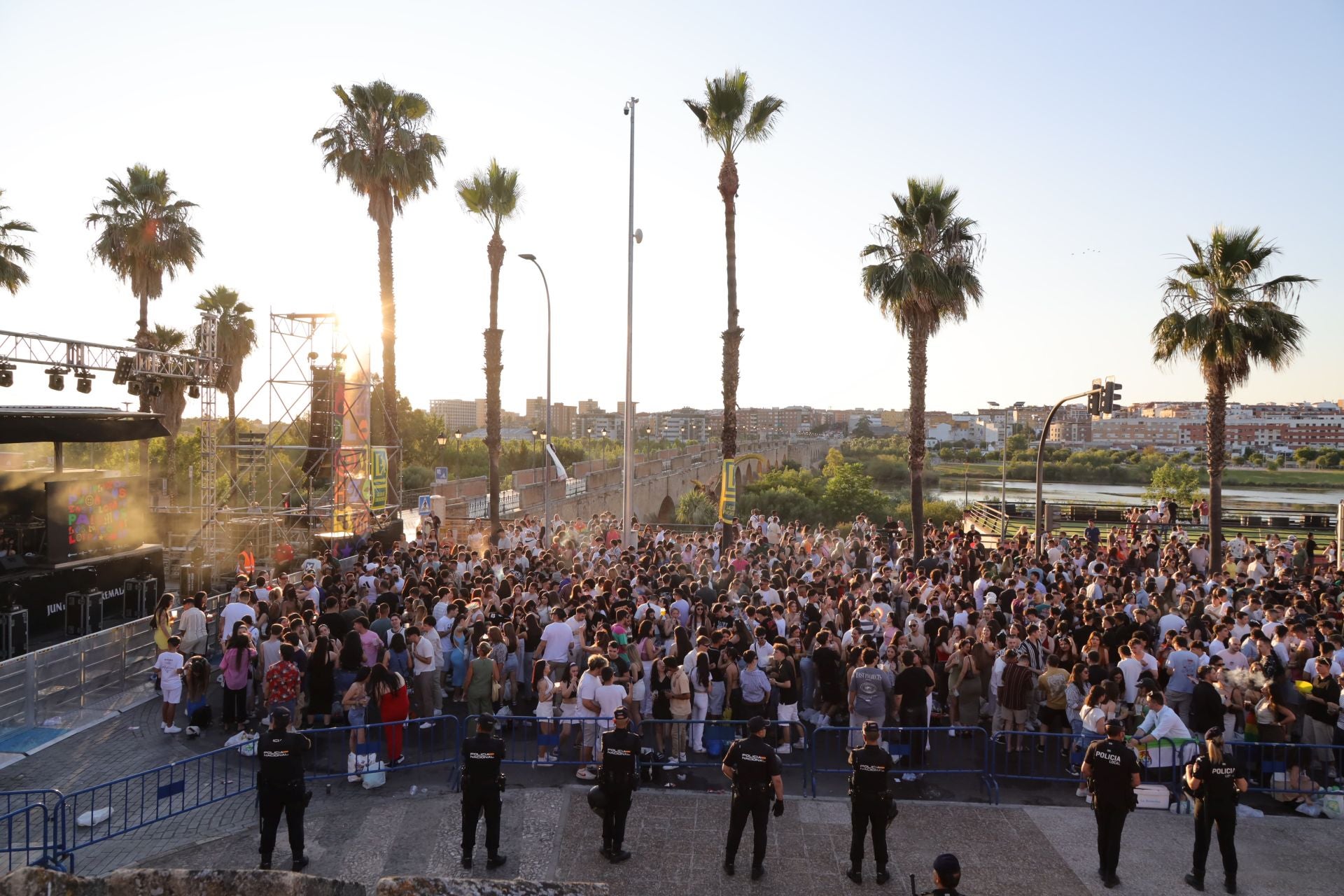 Las mejores imágenes de la fiesta de Los Palomos en Badajoz