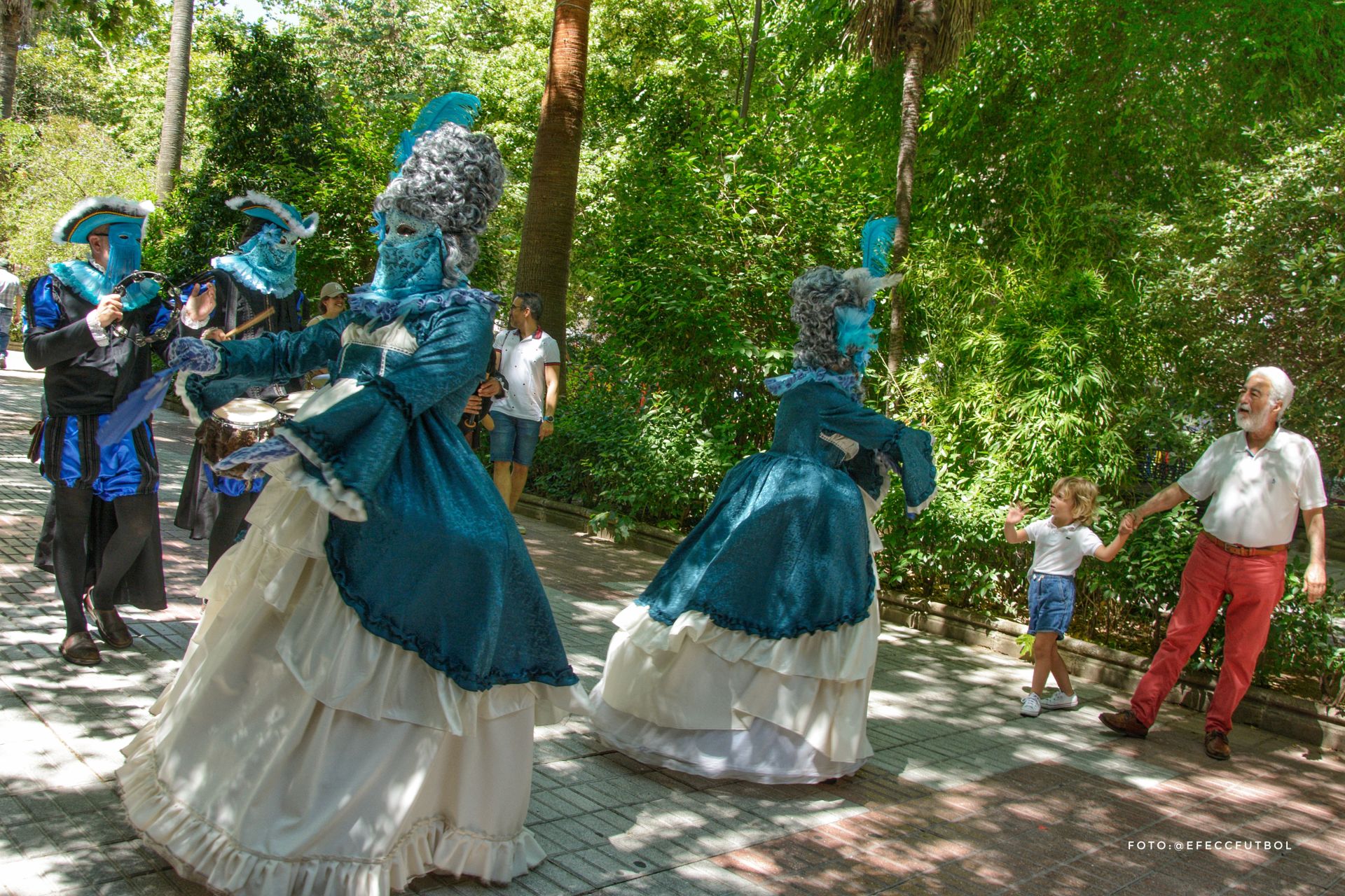 Así ha sido el pasacalles en el marco del Festival de Teatro Clásico de Cáceres