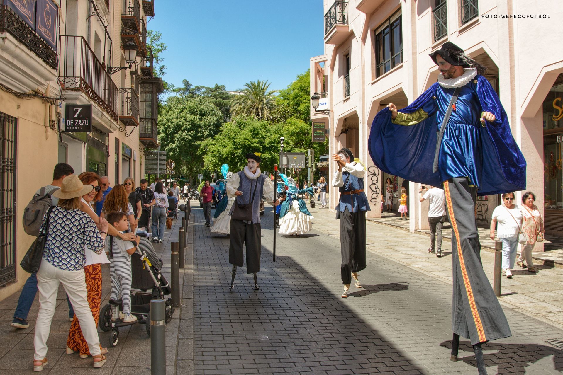 Así ha sido el pasacalles en el marco del Festival de Teatro Clásico de Cáceres