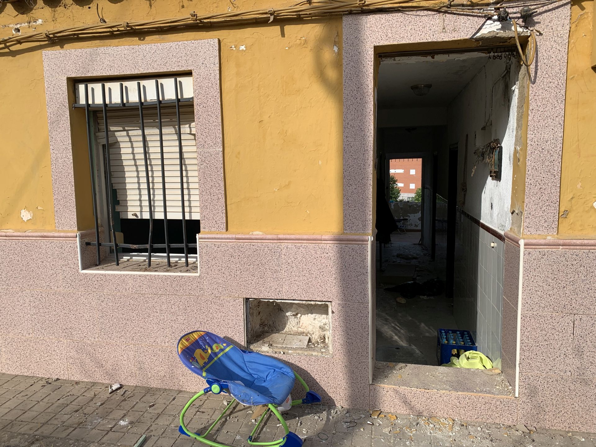 Fotos | Empiezan los derribos en el Alto de Fuente Fría, en Cáceres