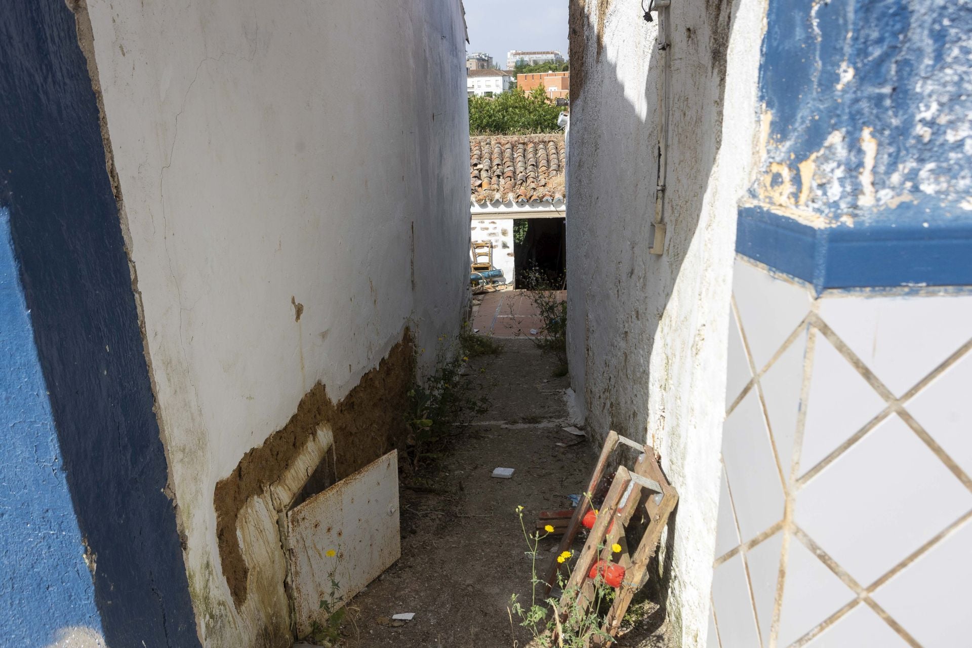 Fotos | Empiezan los derribos en el Alto de Fuente Fría, en Cáceres