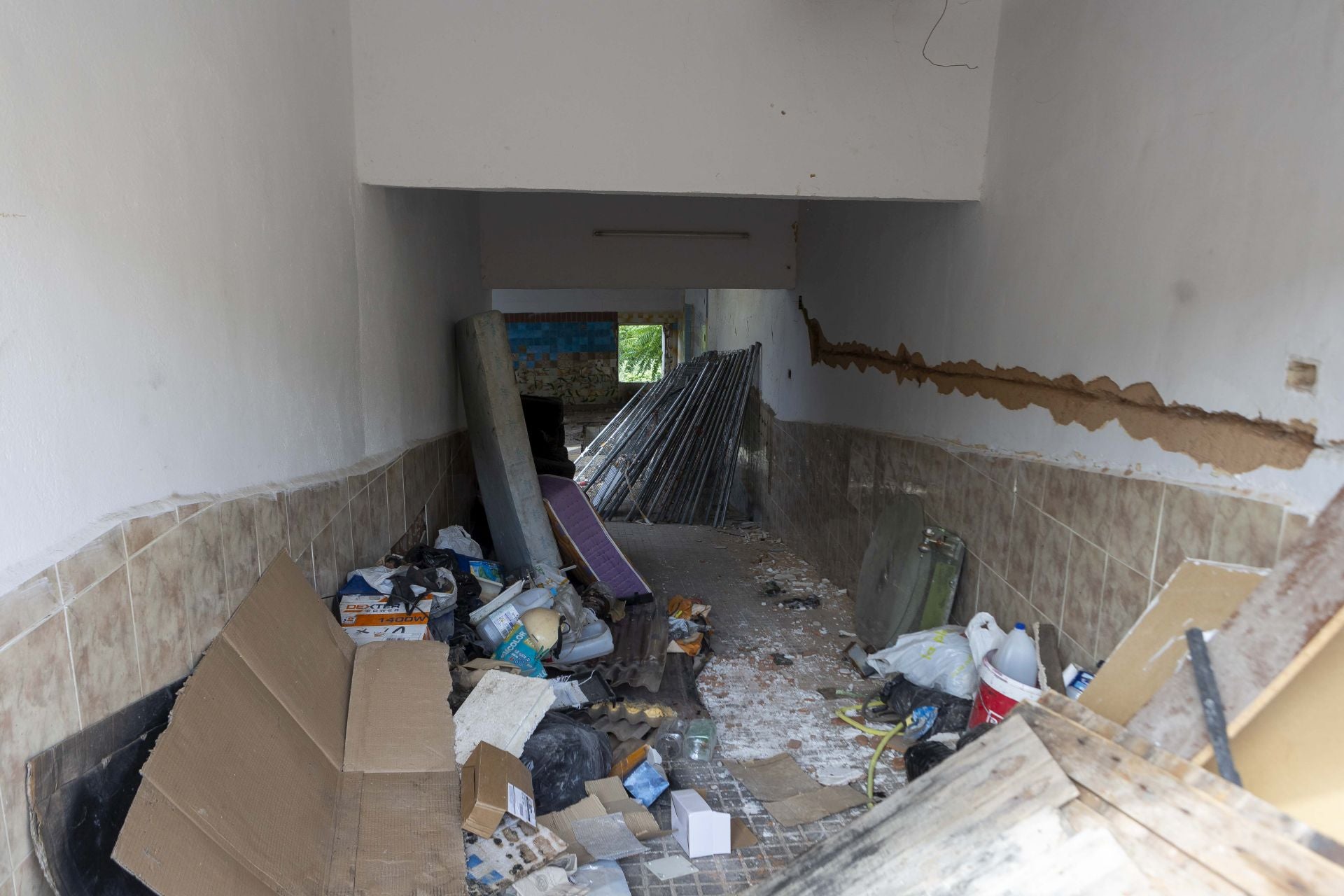 Fotos | Empiezan los derribos en el Alto de Fuente Fría, en Cáceres