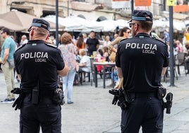 La Policía Local también tuvo que intervenir por un altercado en la Plaza Mayor.